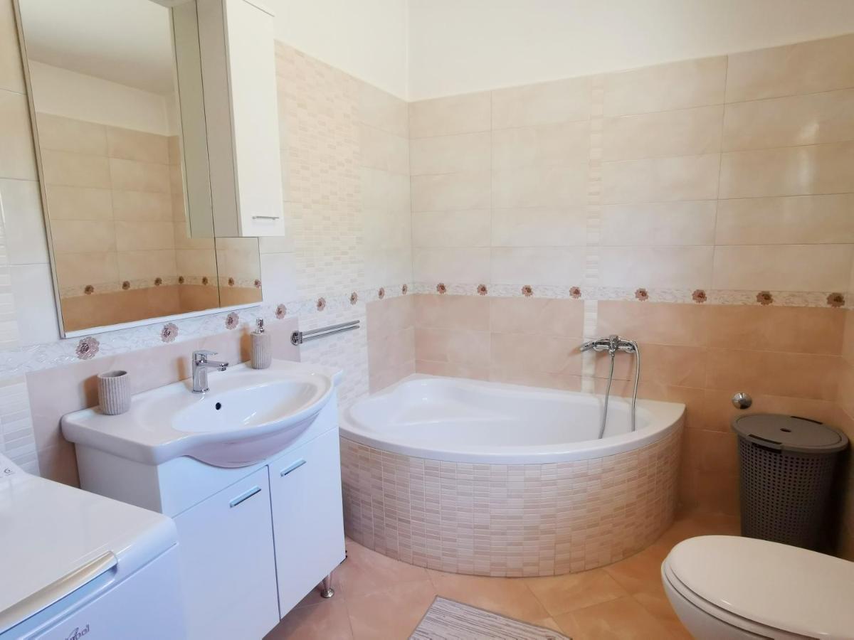 Holiday House Nela Labin  Exterior foto